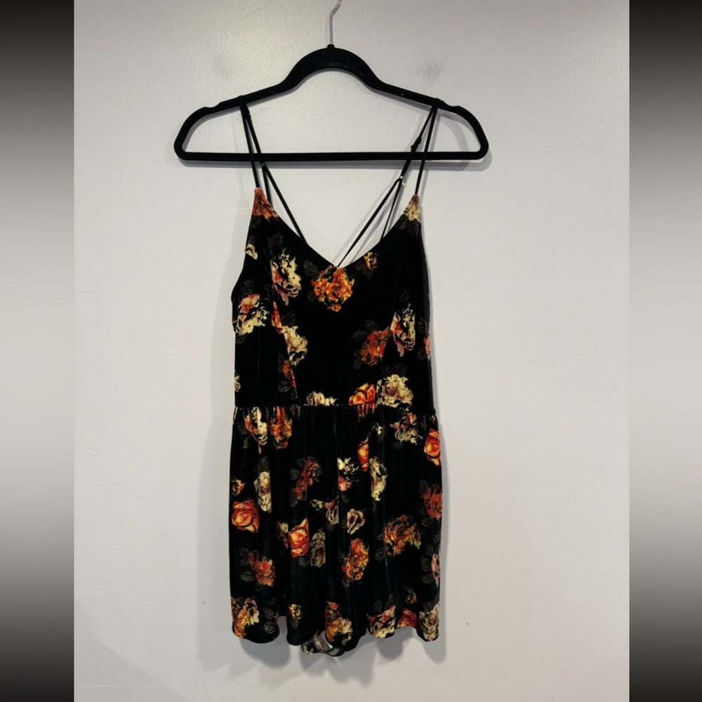 Xhiliration velvet fall‎ floral black romper